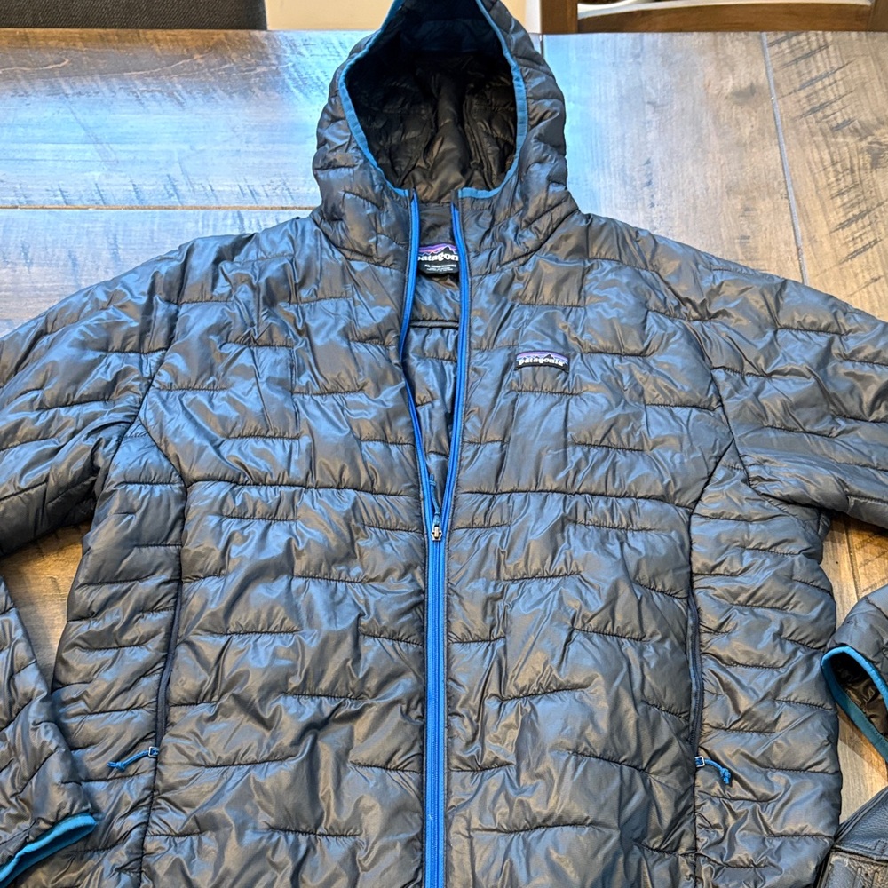 Patagonia Men's Navy Puffer Jacket